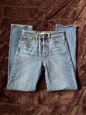 Levis Wedgie Straight Leg Womens